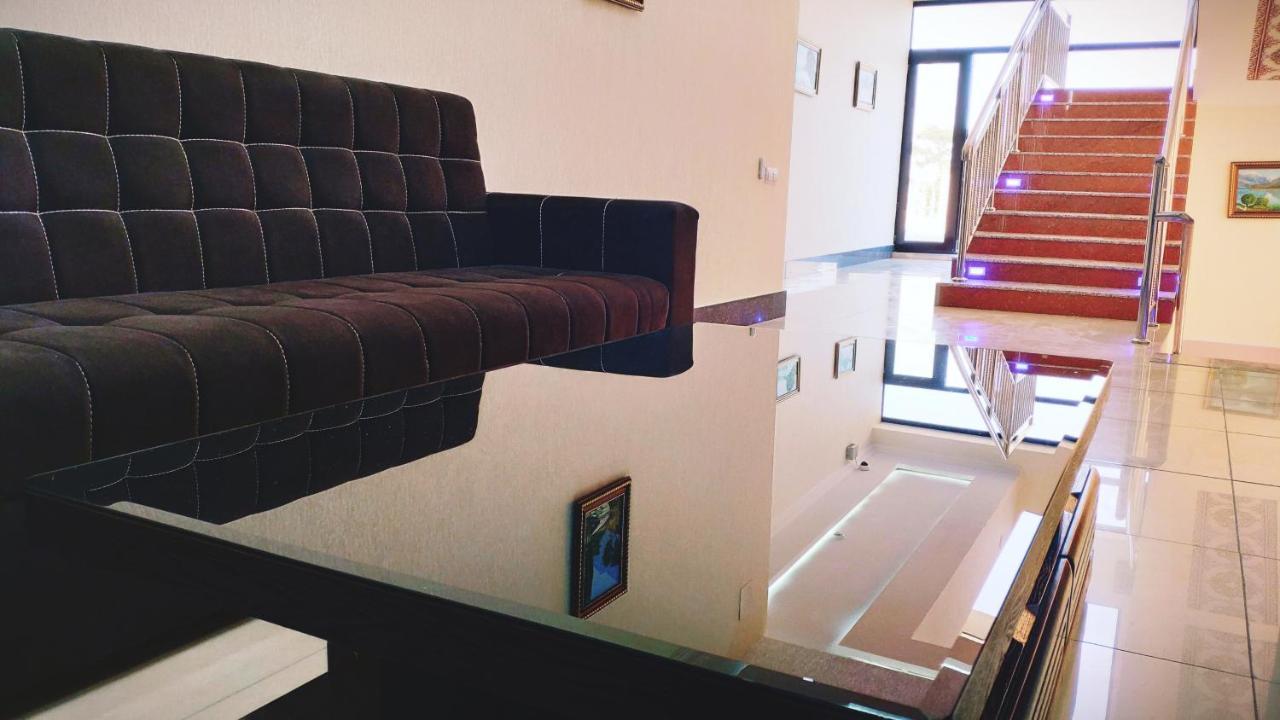 Hotel Buston Chkalovsk Exteriér fotografie